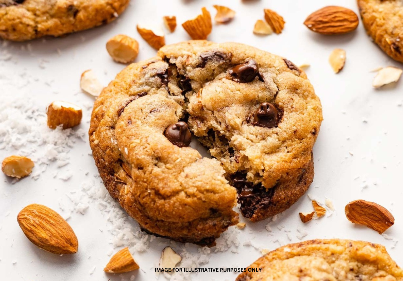 Delicious Chocolate Chip Cookies with  CandyBird™ Almonds