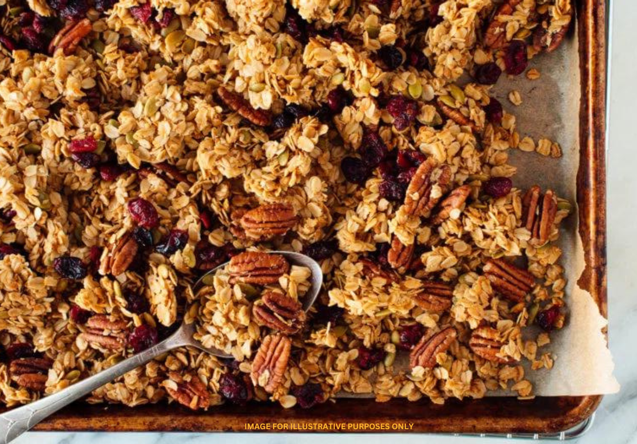 Granola with Mixed Nuts and Berries